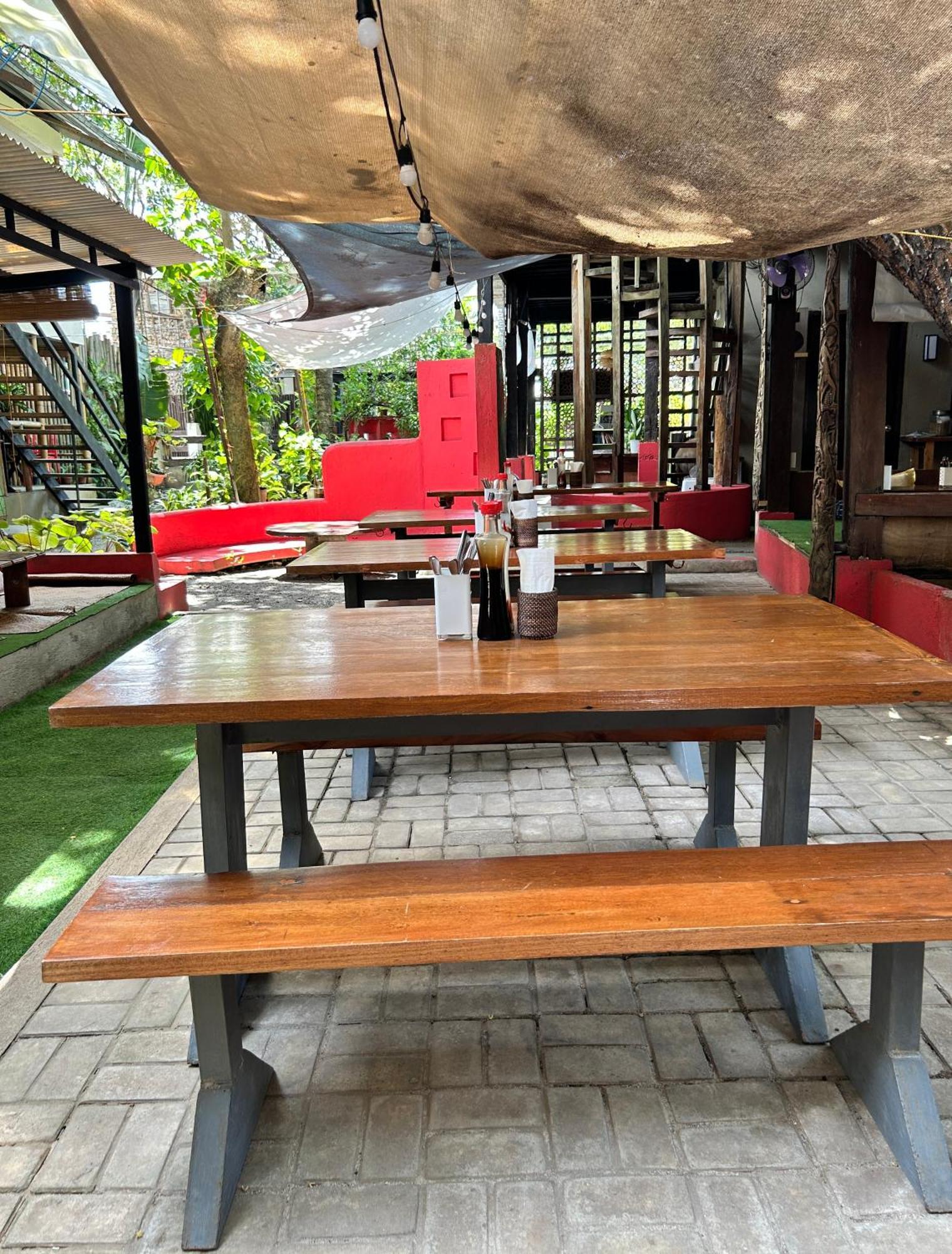 Lazy Dog Bed & Breakfast Balabag  Exterior photo