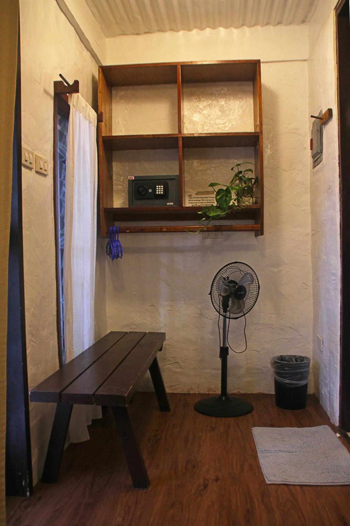 Lazy Dog Bed & Breakfast Balabag  Exterior photo