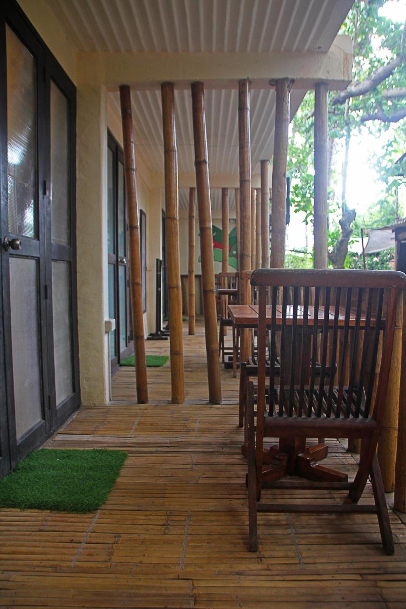 Lazy Dog Bed & Breakfast Balabag  Exterior photo