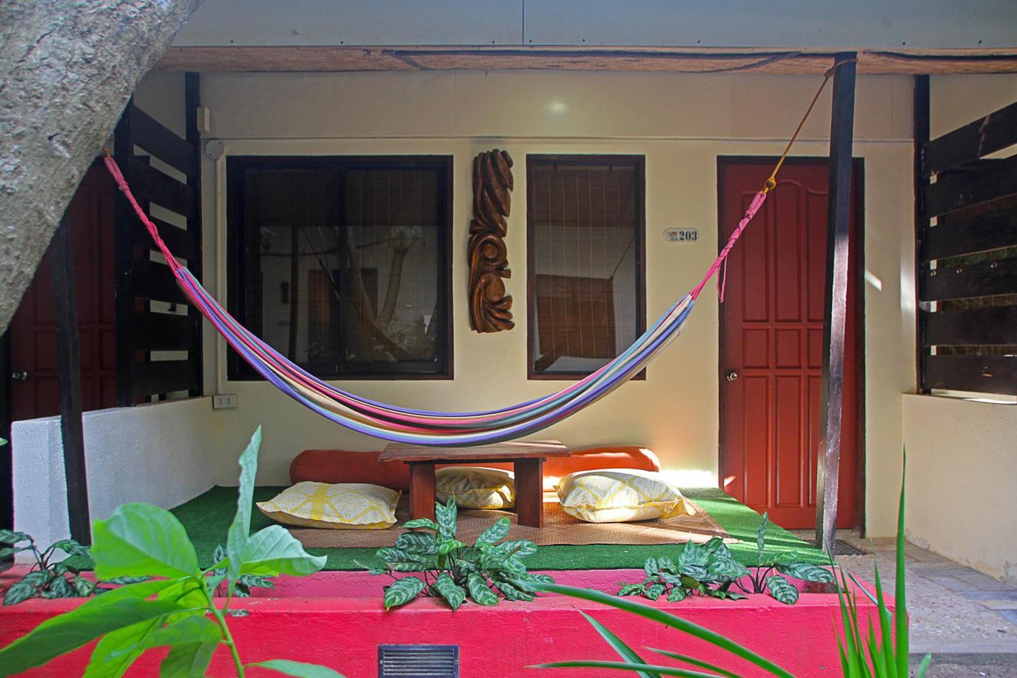 Lazy Dog Bed & Breakfast Balabag  Exterior photo